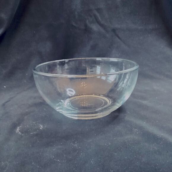 Crisa Medium Sized Clear Glass Bowl - Picture 1 of 4